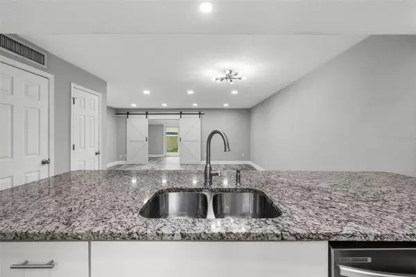 210 S MALCOLM CT, Tampa, FL 33609