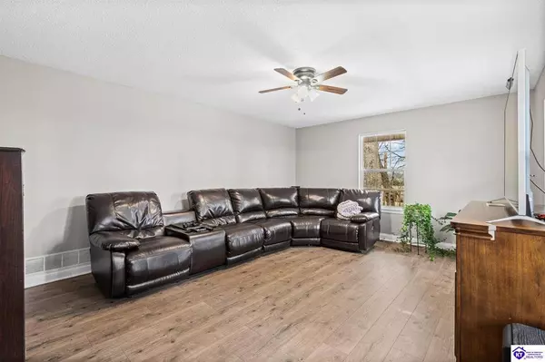 83 Ford Highway, Elizabethtown, KY 42701