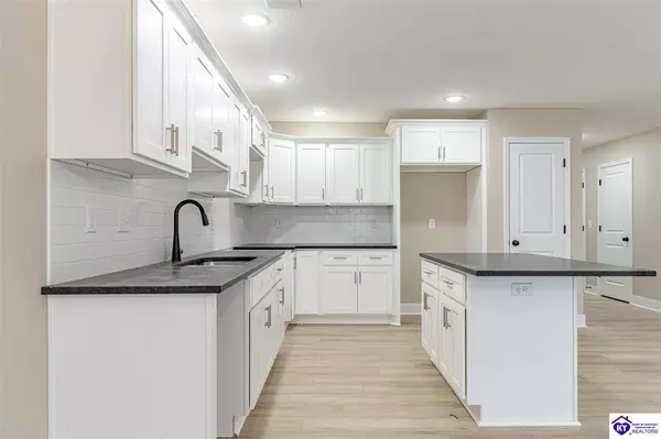 208 A Hunter Lane, Elizabethtown, KY 42701