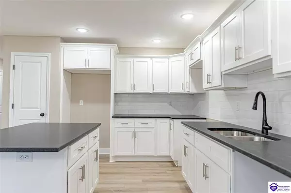 208 B Hunter Lane, Elizabethtown, KY 42701