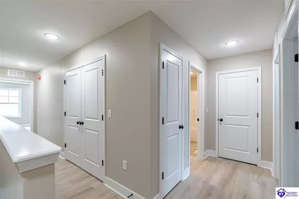 208 A Hunter Lane, Elizabethtown, KY 42701