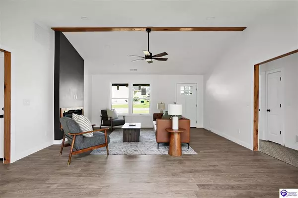 900 Edgebrook Drive, Vine Grove, KY 40175