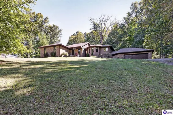 306 Forest Trace, Radcliff, KY 40160