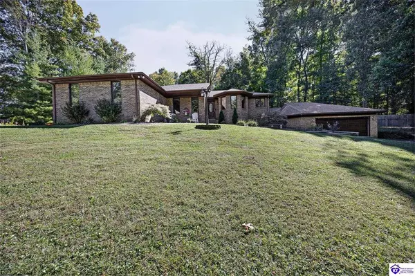 306 Forest Trace, Radcliff, KY 40160