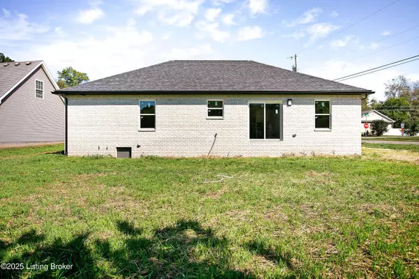 900 Edgebrook Dr, Vine Grove, KY 40175