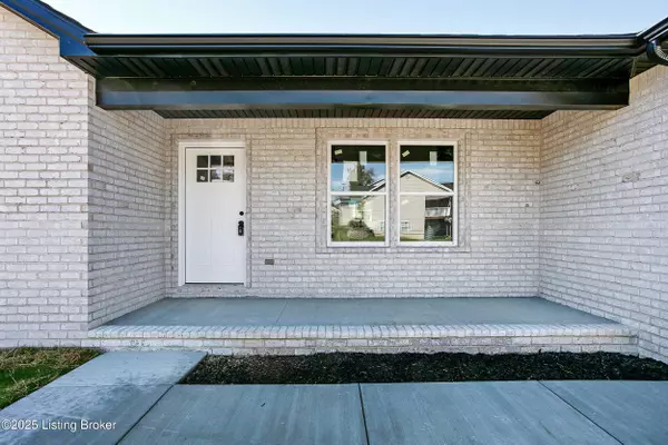 900 Edgebrook Dr, Vine Grove, KY 40175