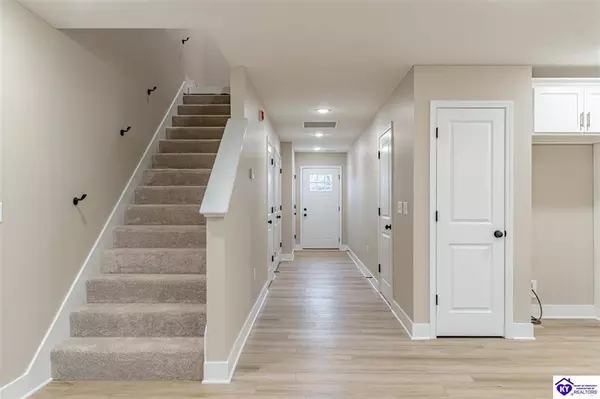 208 B Hunter Lane, Elizabethtown, KY 42701