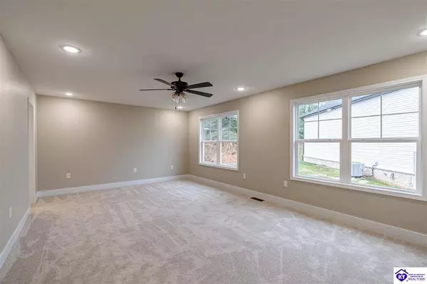 208 B Hunter Lane, Elizabethtown, KY 42701