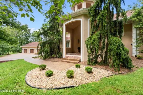 240 Briarwood Cir, Elizabethtown, KY 42701