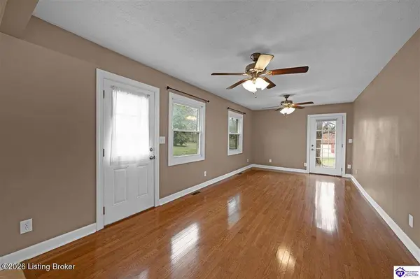 611 Harvard Dr, Elizabethtown, KY 42701