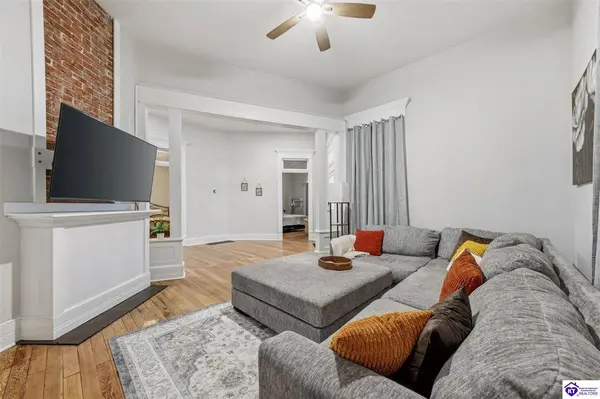 300 W Main Street, Hodgenville, KY 42748