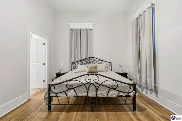 300 W Main Street, Hodgenville, KY 42748