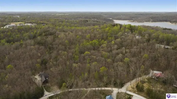 21 & 22 Cedar Point Road, Bee Spring, KY 42207