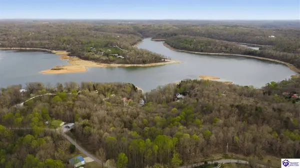 21 & 22 Cedar Point Road, Bee Spring, KY 42207