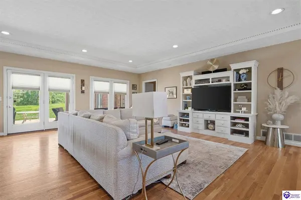 557 St Andrews Drive, Vine Grove, KY 40175