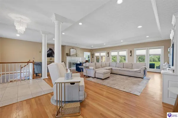 557 St Andrews Drive, Vine Grove, KY 40175