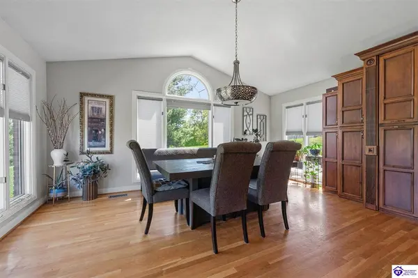 557 St Andrews Drive, Vine Grove, KY 40175