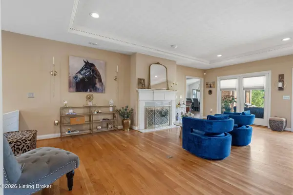 557 Saint Andrews Dr, Vine Grove, KY 40175
