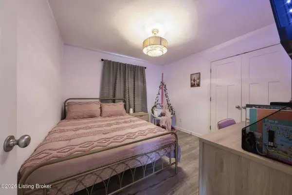 1054 Saint John Church Rd, Elizabethtown, KY 42701