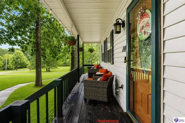 110 Peaceful Valley Road, Vine Grove, KY 40175