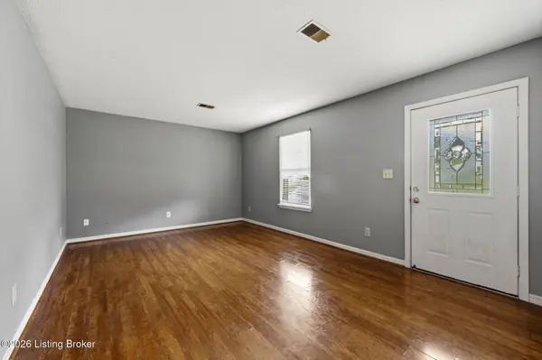 918 Austin Dr, Radcliff, KY 40160