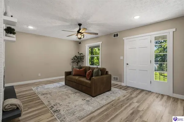 213 W French Street, Elizabethtown, KY 42701