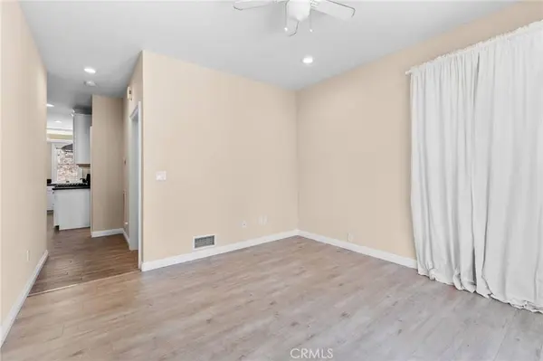 221 N Raymond #8, Pasadena, CA 91103