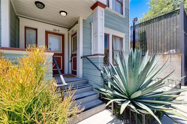 221 N Raymond #8, Pasadena, CA 91103