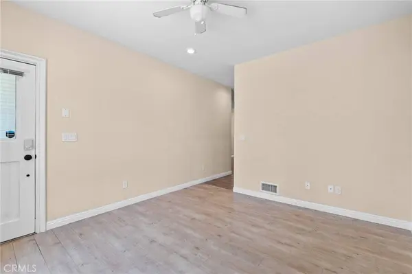 221 N Raymond #8, Pasadena, CA 91103