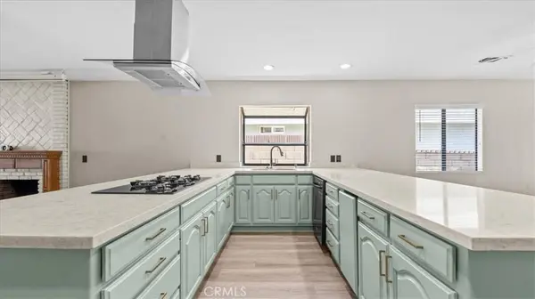943 N Orange, Azusa, CA 91702