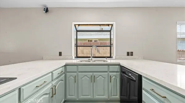 943 N Orange, Azusa, CA 91702