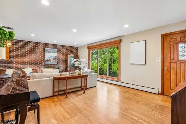 30 Ferndale Rd, Madison Boro, NJ 07940