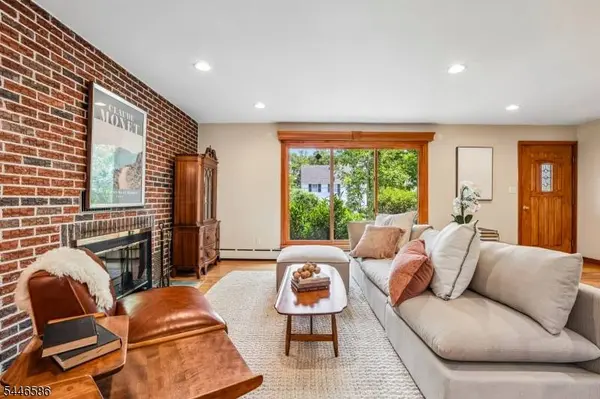30 Ferndale Rd, Madison Boro, NJ 07940