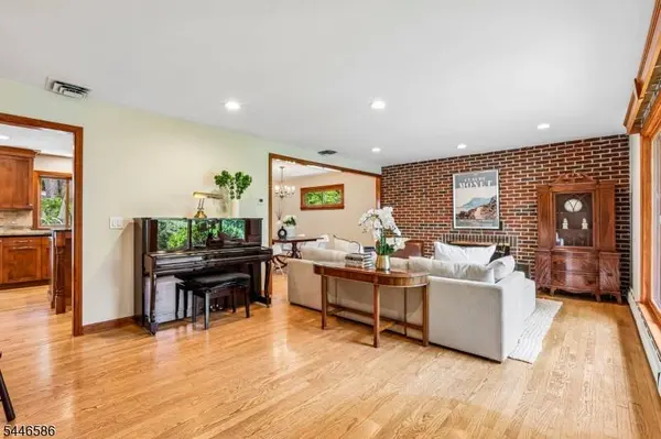 30 Ferndale Rd, Madison Boro, NJ 07940