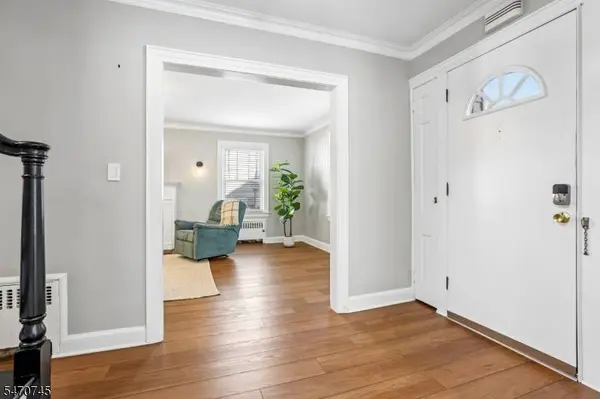 516 Twin Oaks Rd, Union Twp., NJ 07083