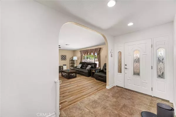 19082 Tecumseh RD, Apple Valley, CA 92307