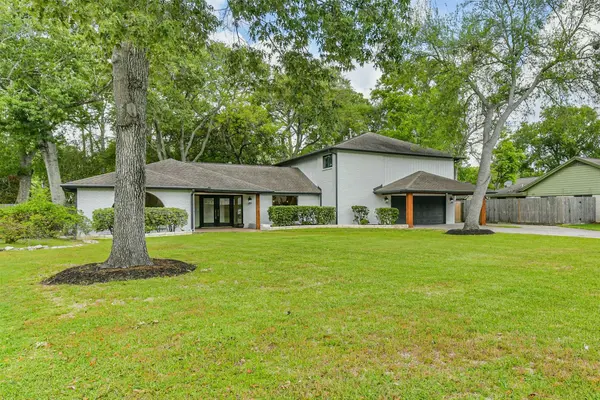 18610 Martinique DR, Houston, TX 77058