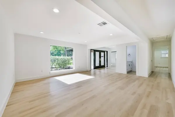 18610 Martinique DR, Houston, TX 77058