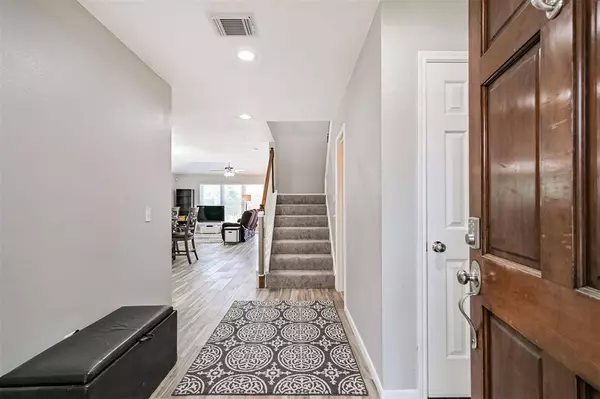 5408 Spring Branch DR, Pearland, TX 77584