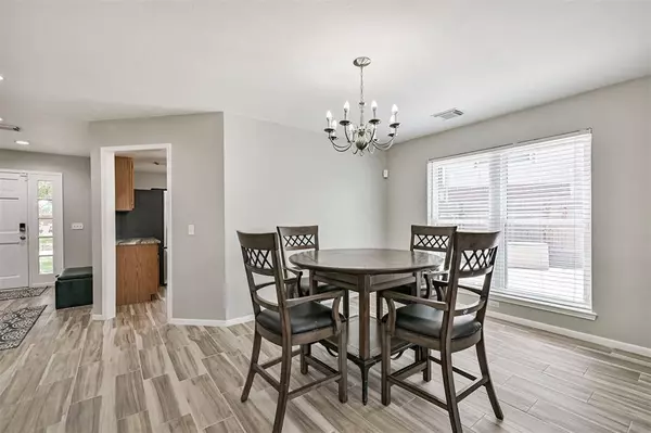 5408 Spring Branch DR, Pearland, TX 77584