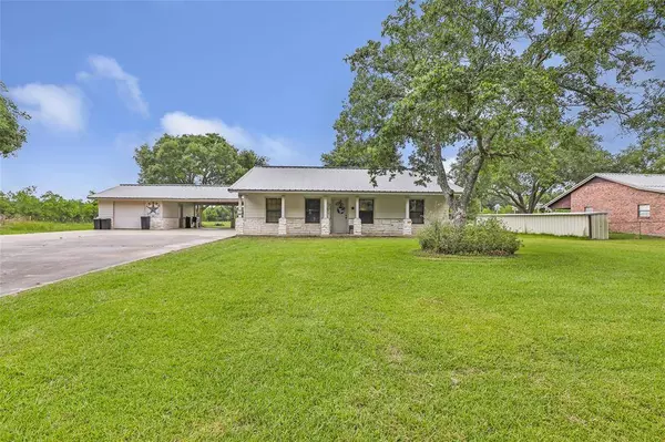 881 County Road 2276, Cleveland, TX 77327