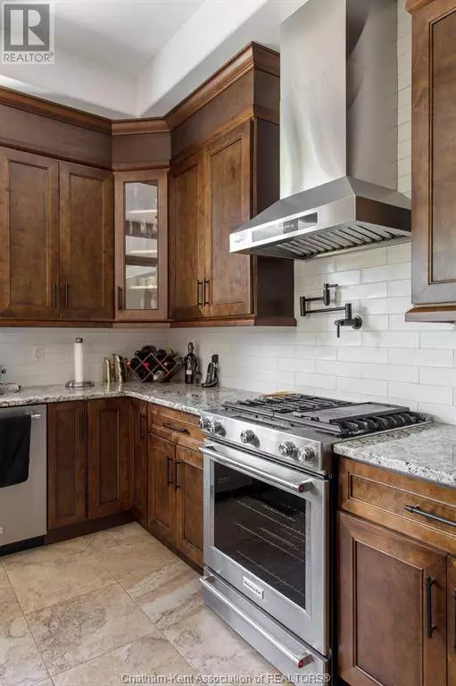 48 BLOOMINGTON WAY, Chatham, ON N7L0H2