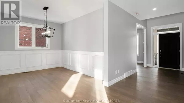 48 BLOOMINGTON WAY, Chatham, ON N7L0H2