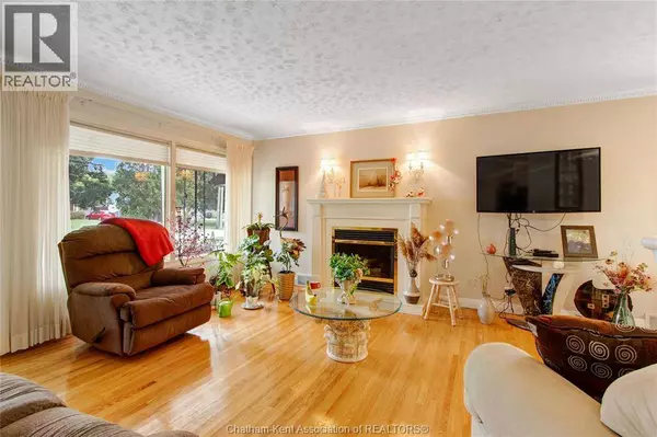 41 MAPLE STREET, Chatham, ON N7L2E5