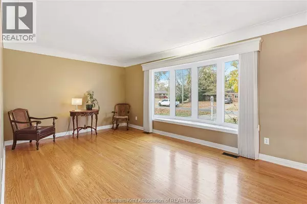 42 LINCOLN ROAD, Chatham, ON N7M4Y7