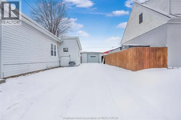23 DEGGE STREET, Chatham, ON N7M4X3