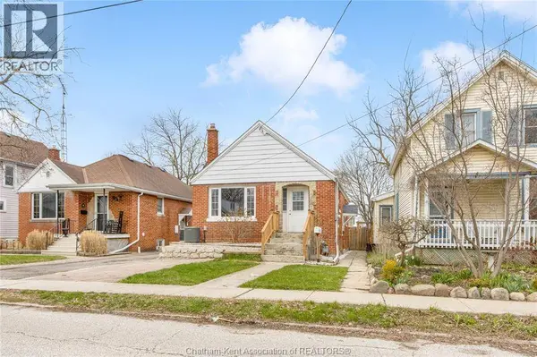 33 WILSON AVENUE, Chatham, ON N7L1K8