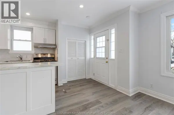 33 WILSON AVENUE, Chatham, ON N7L1K8