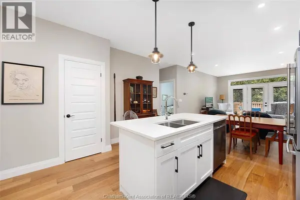 4 JONATHAN STREET, Chatham, ON N7M6M1