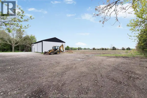 864 MCNAUGHTON AVENUE East, Chatham, ON N7L0E4